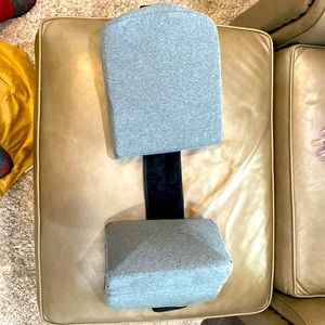 Belly Bandit SOS side sleeper. Only used ONCE. Pregnancy pillow. Basically new.